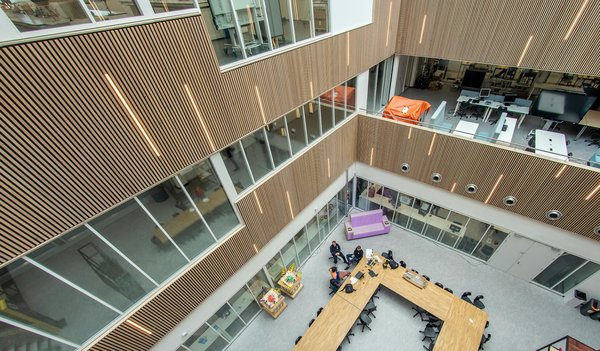 Agence de production audiovisuelle : votre partenaire stratégique en vidéos d'impact